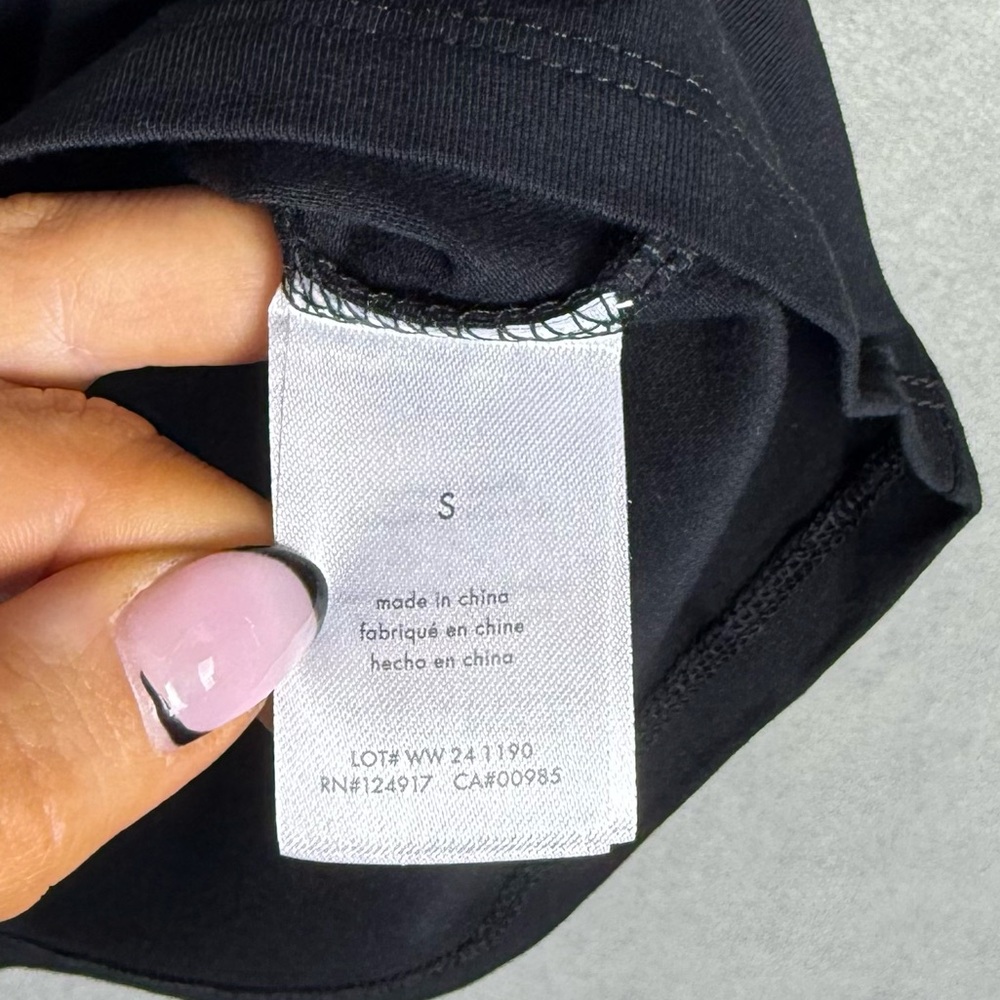 Brand New WeWoreWhat Cropped Baby V-Neck Short Sleeve T-Shirt in Black NWT - Picture 7 of 10